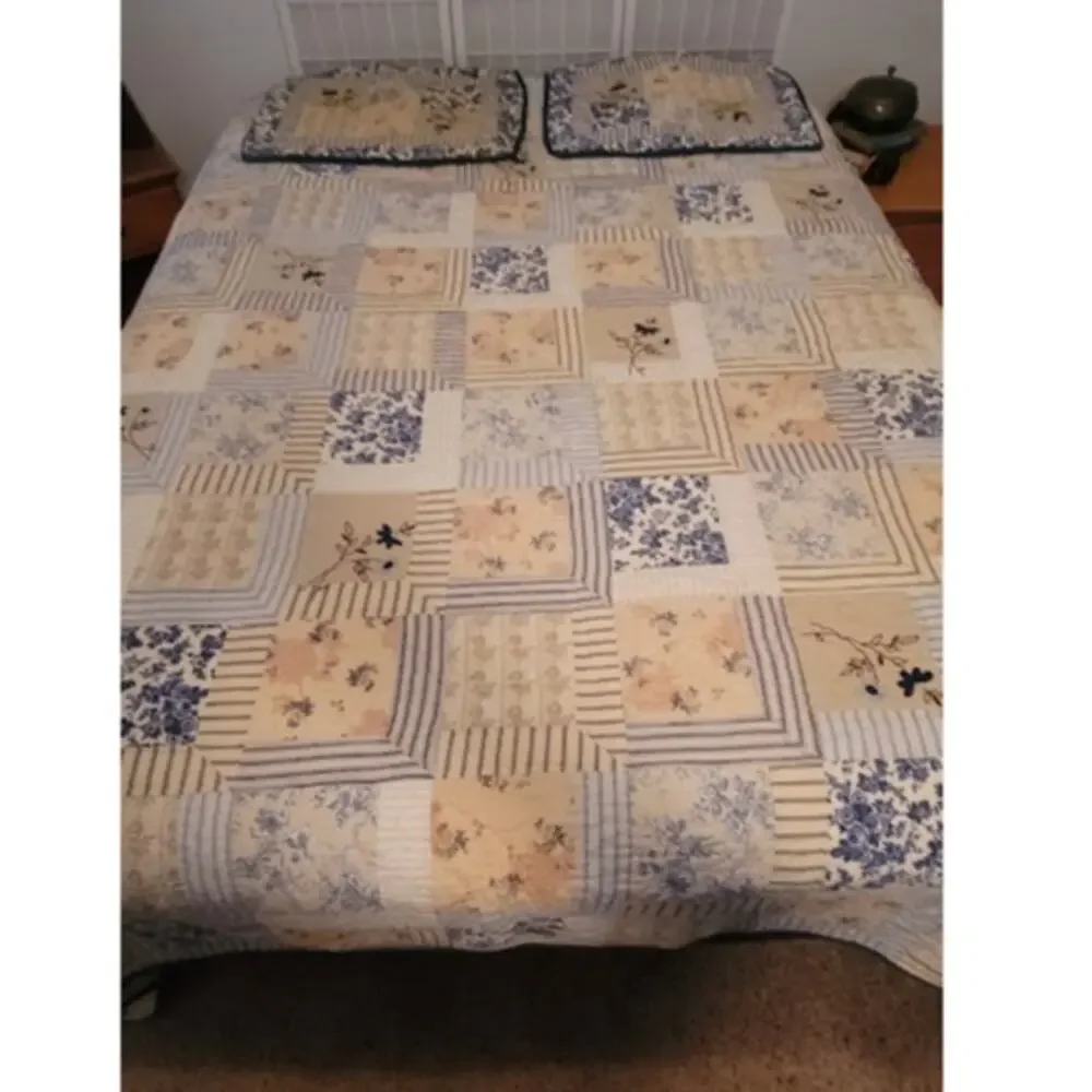 Liz Claiborne Floral Patchwork Quilt Bedspread Vintage Cottagecore Boho
